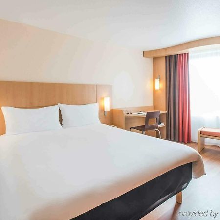 Ibis Nantes Centre Tour Bretagne Hotel Екстериор снимка