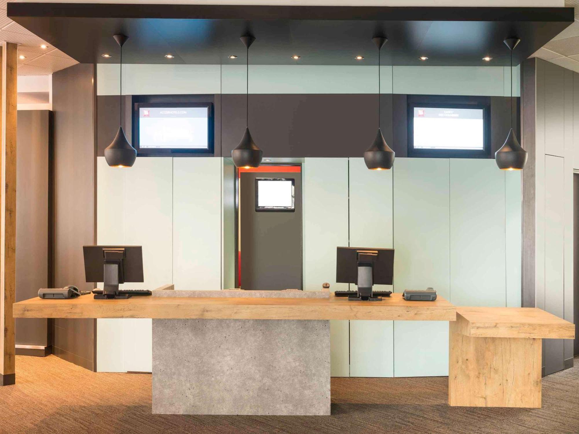 Ibis Nantes Centre Tour Bretagne Hotel Екстериор снимка